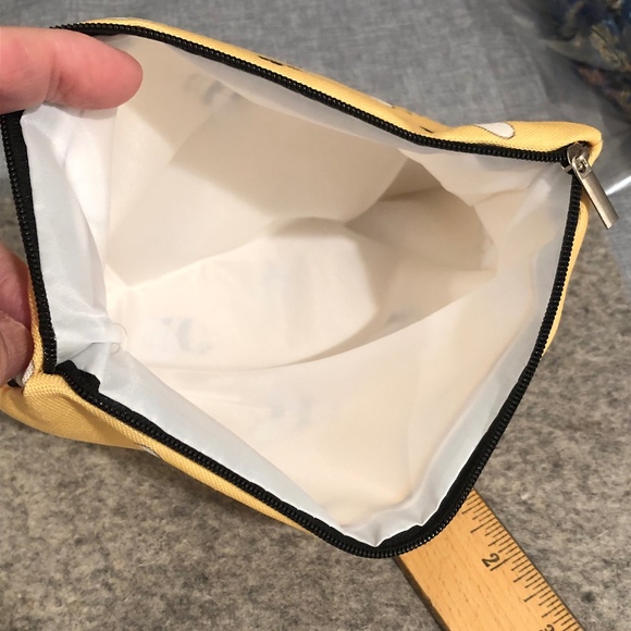 Honey Bee Zippered Cosmetic Storage Case, 8.5" x 6" NWOT - Picture 4 of 4